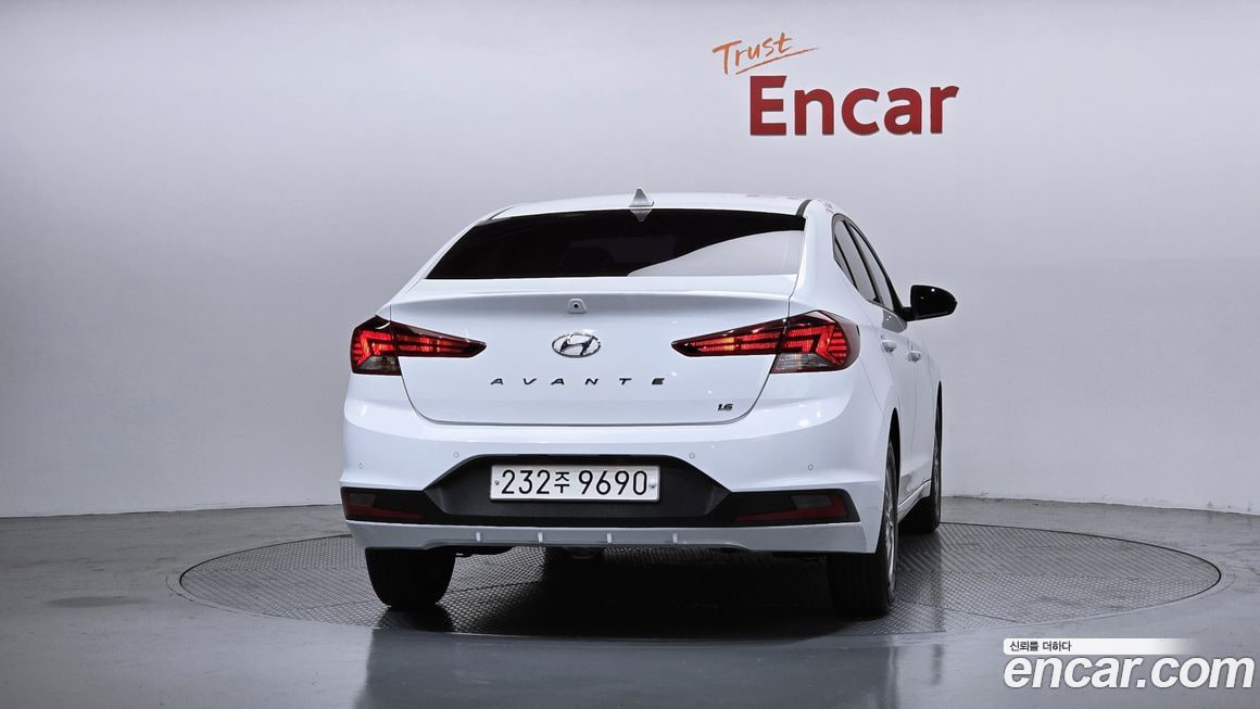 Hyundai AVANTE — фото 2