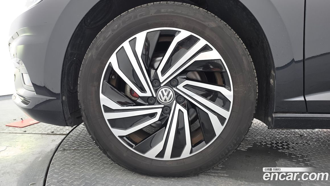 Volkswagen Jetta — фото 5
