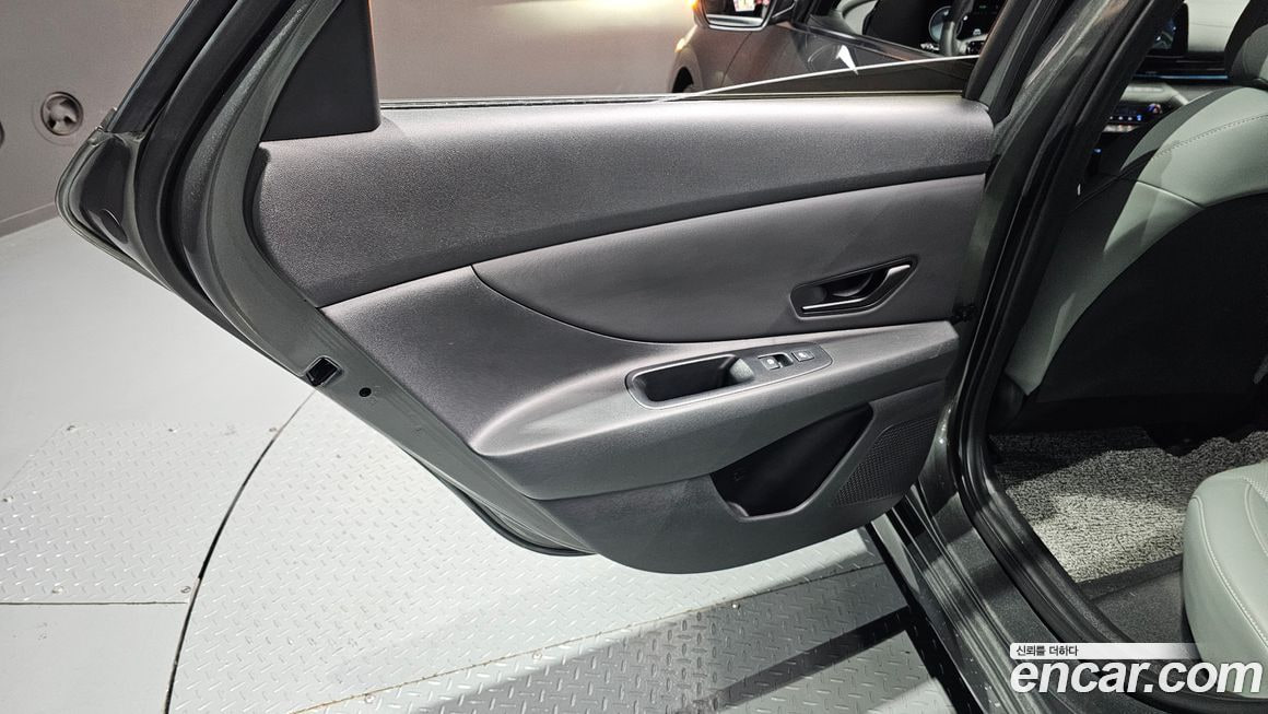 Hyundai AVANTE — фото 3
