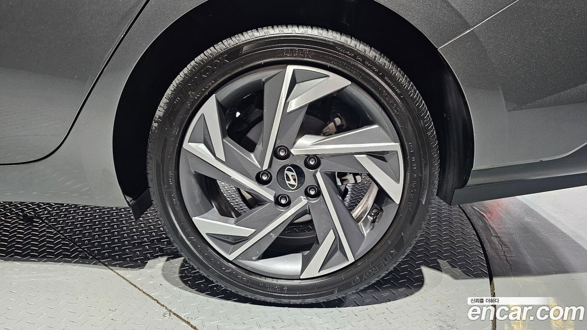 Hyundai AVANTE — фото 4