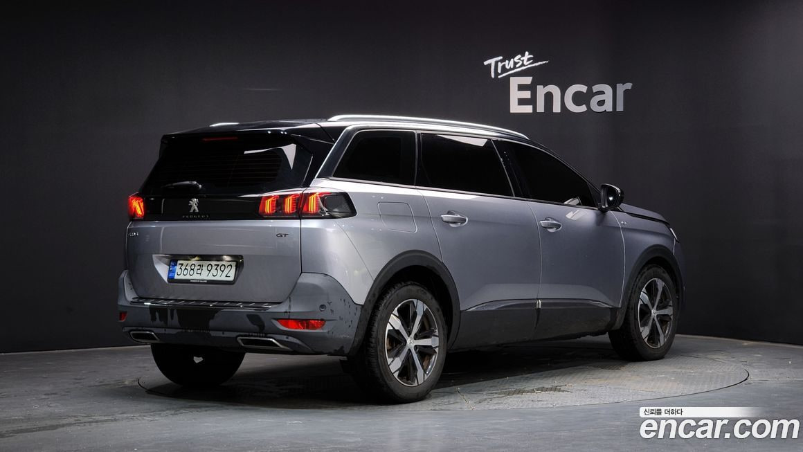 Peugeot 5008 — фото 1