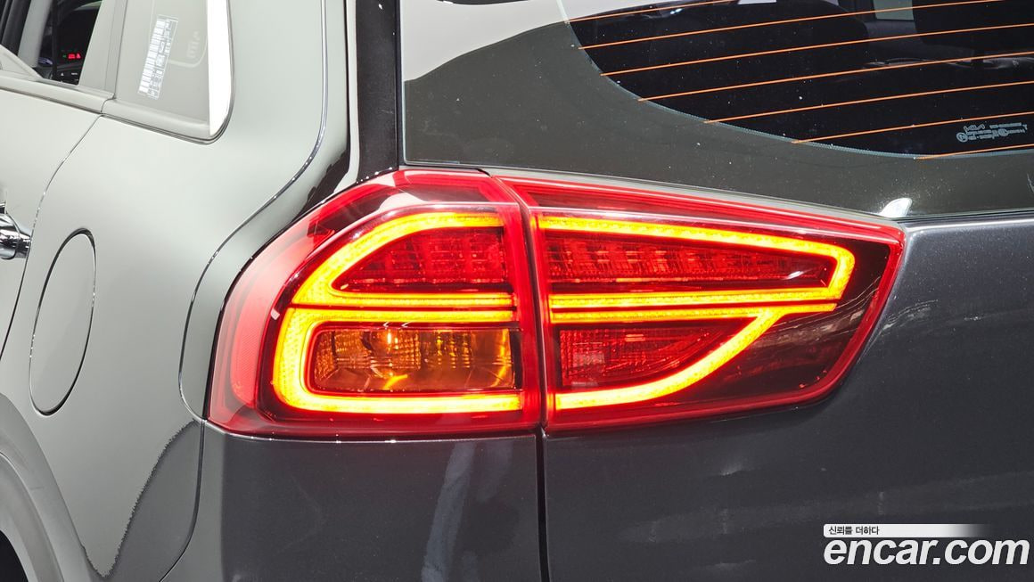 Kia Niro — фото 10