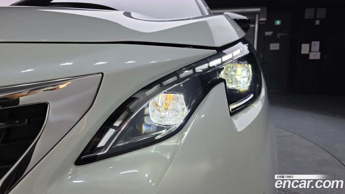 Peugeot 5008 — фото 10